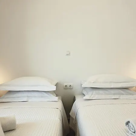 Eantos And Apartment *