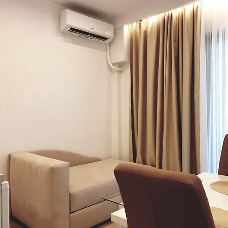Eantos And Apartment