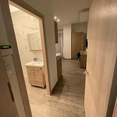 Eantos And * Peraía