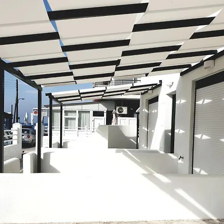 Eantos And Apartman Peraía